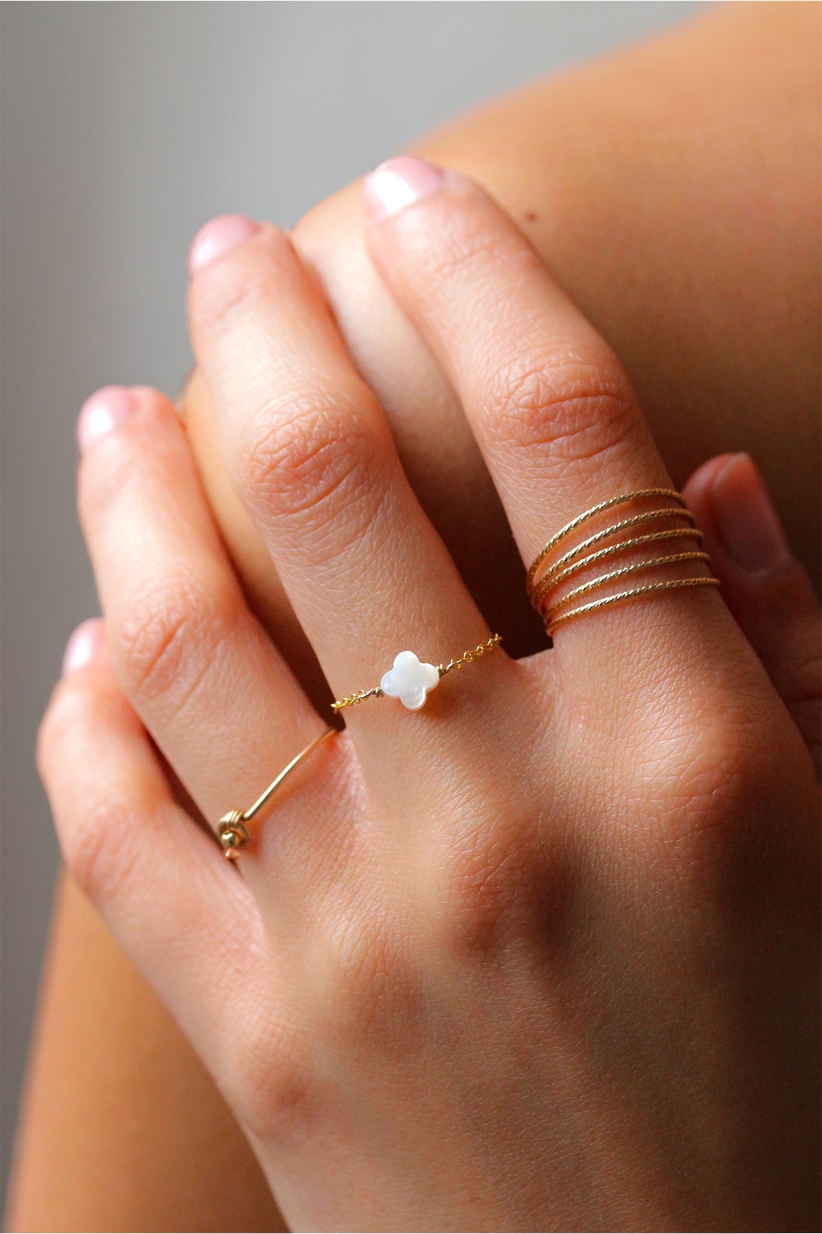 Swan chain ring - Mother of pearl