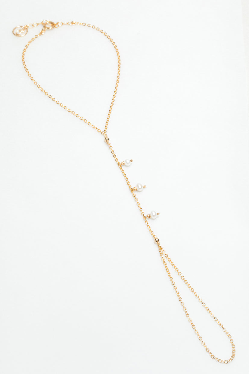 Nayla hand jewelry - Cultured pearl