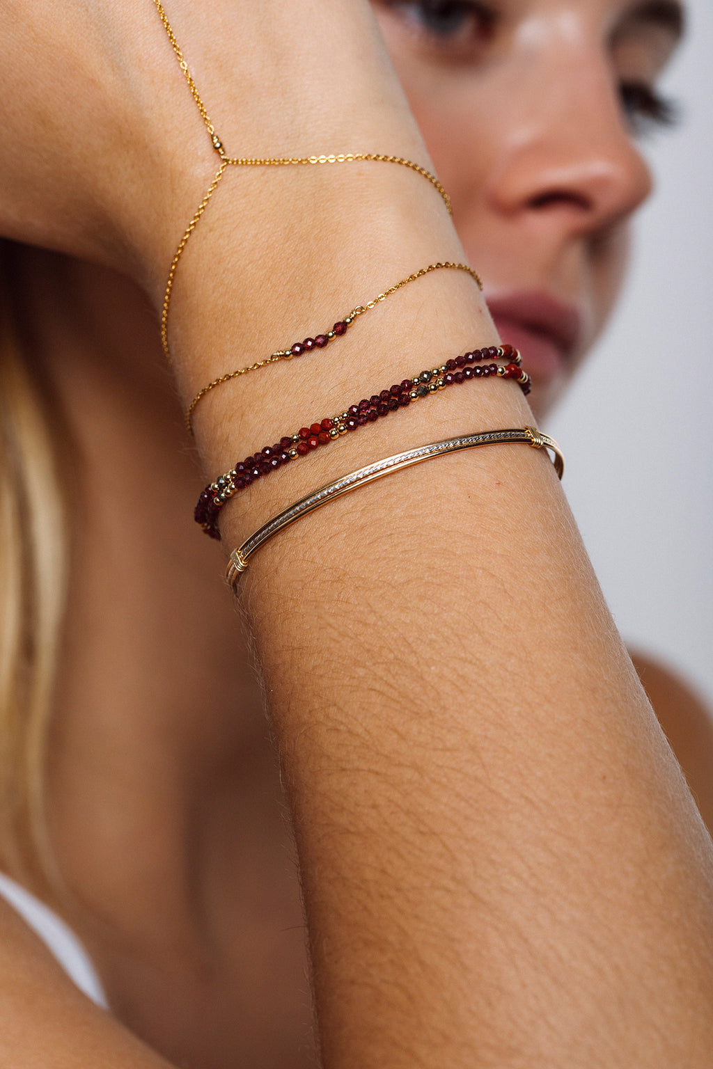 Théa Bracelet - Garnet