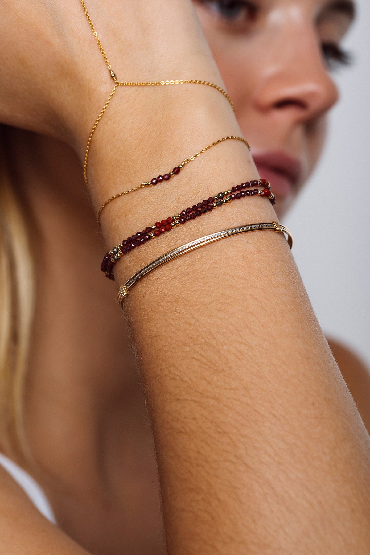 Théa Bracelet - Garnet