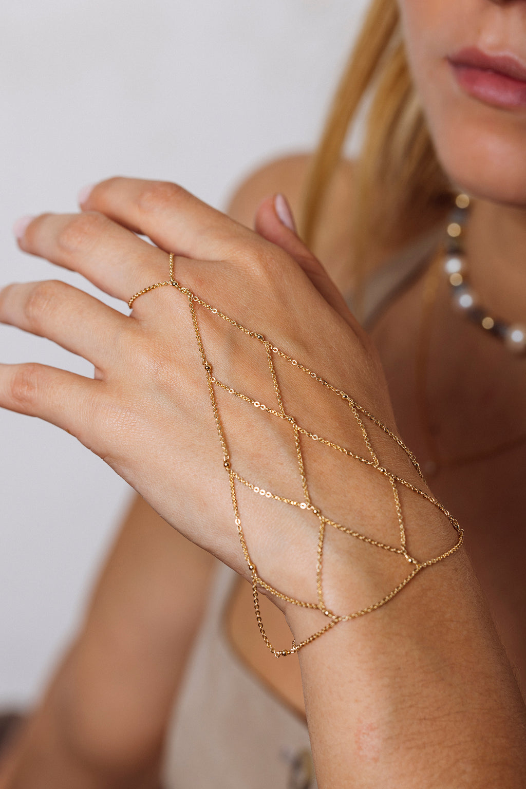 Mesh hand jewelry