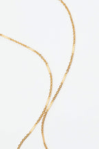 Détail de la maille gourmette du collier sautoir Sana