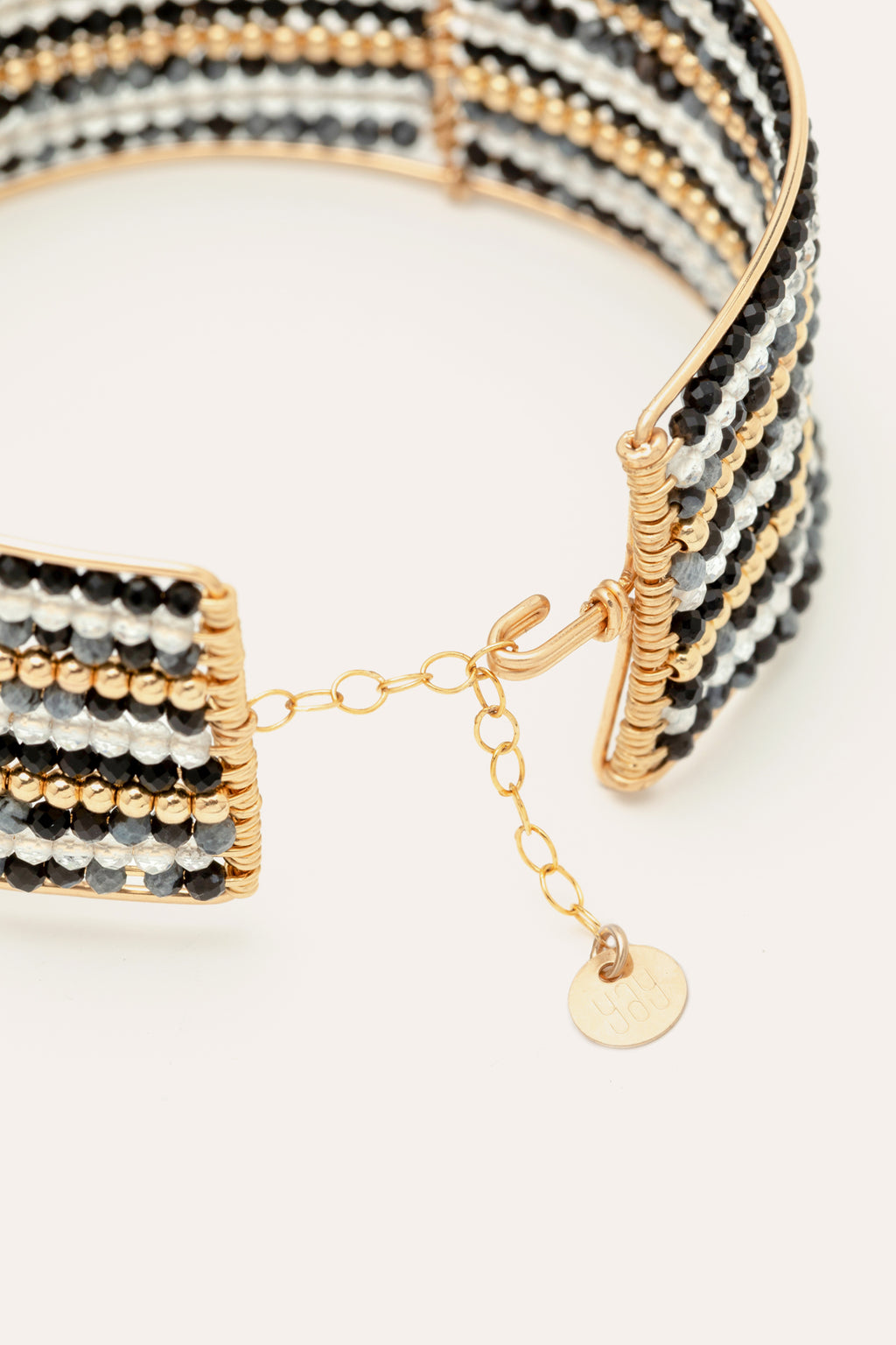 Queen cuff