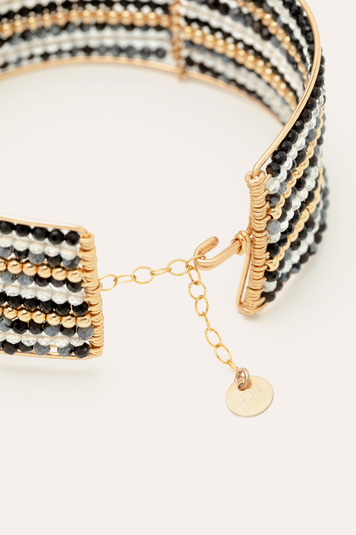 Queen cuff