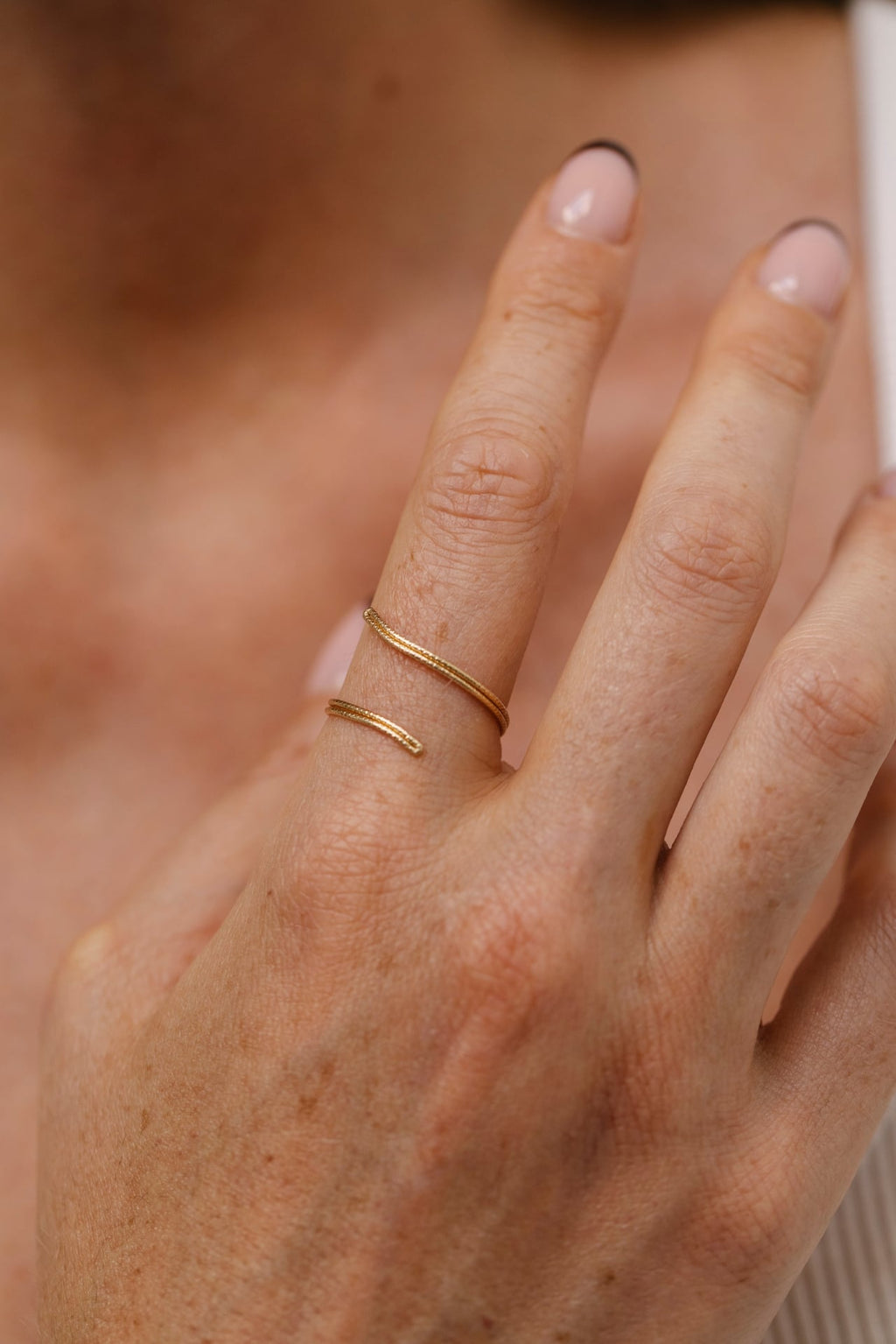 Adjustable Shimmering Ring