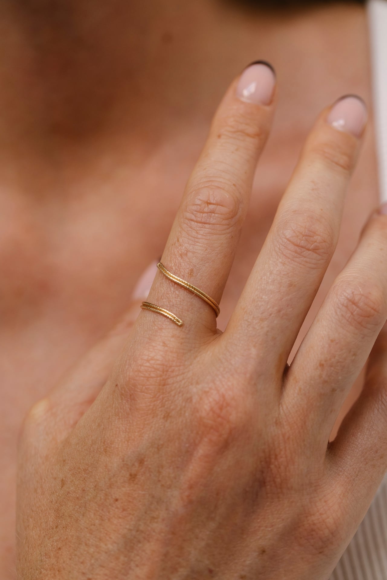 Adjustable Shimmering Ring