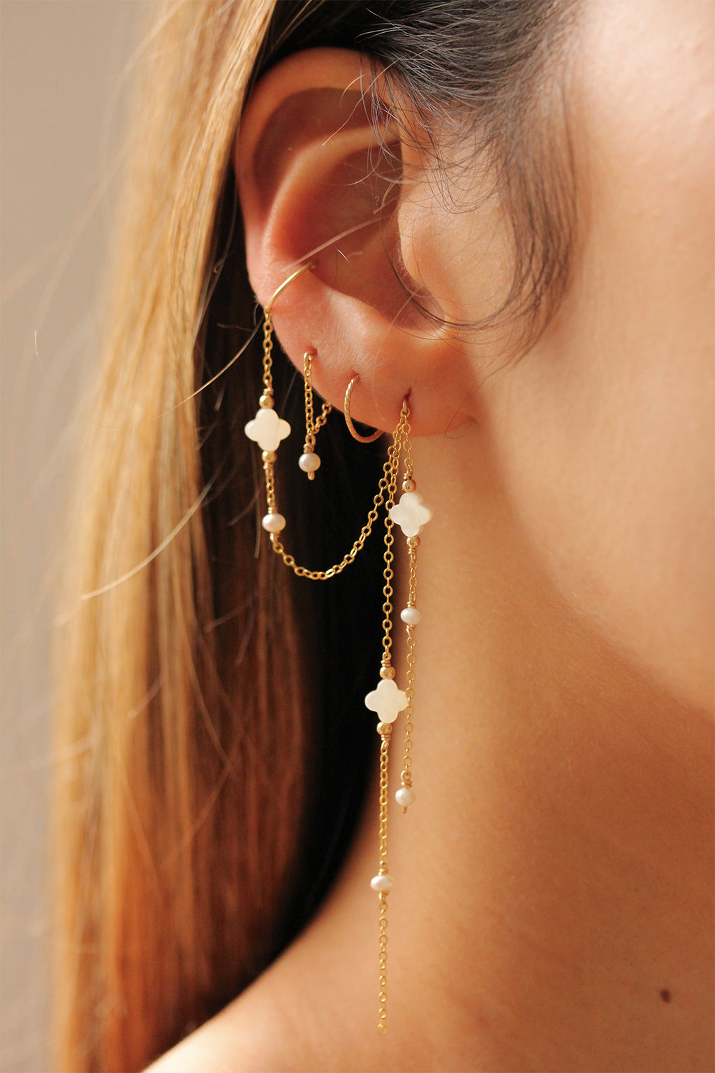 Swan Star Ear Jewel - Mother of Pearl