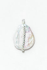 Large Cauri pendant - Silver Cultured pearl