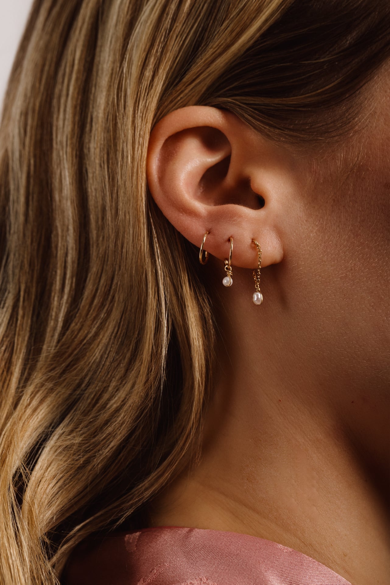 Sia Hoops – 750‰ Gold – Cultured Pearl