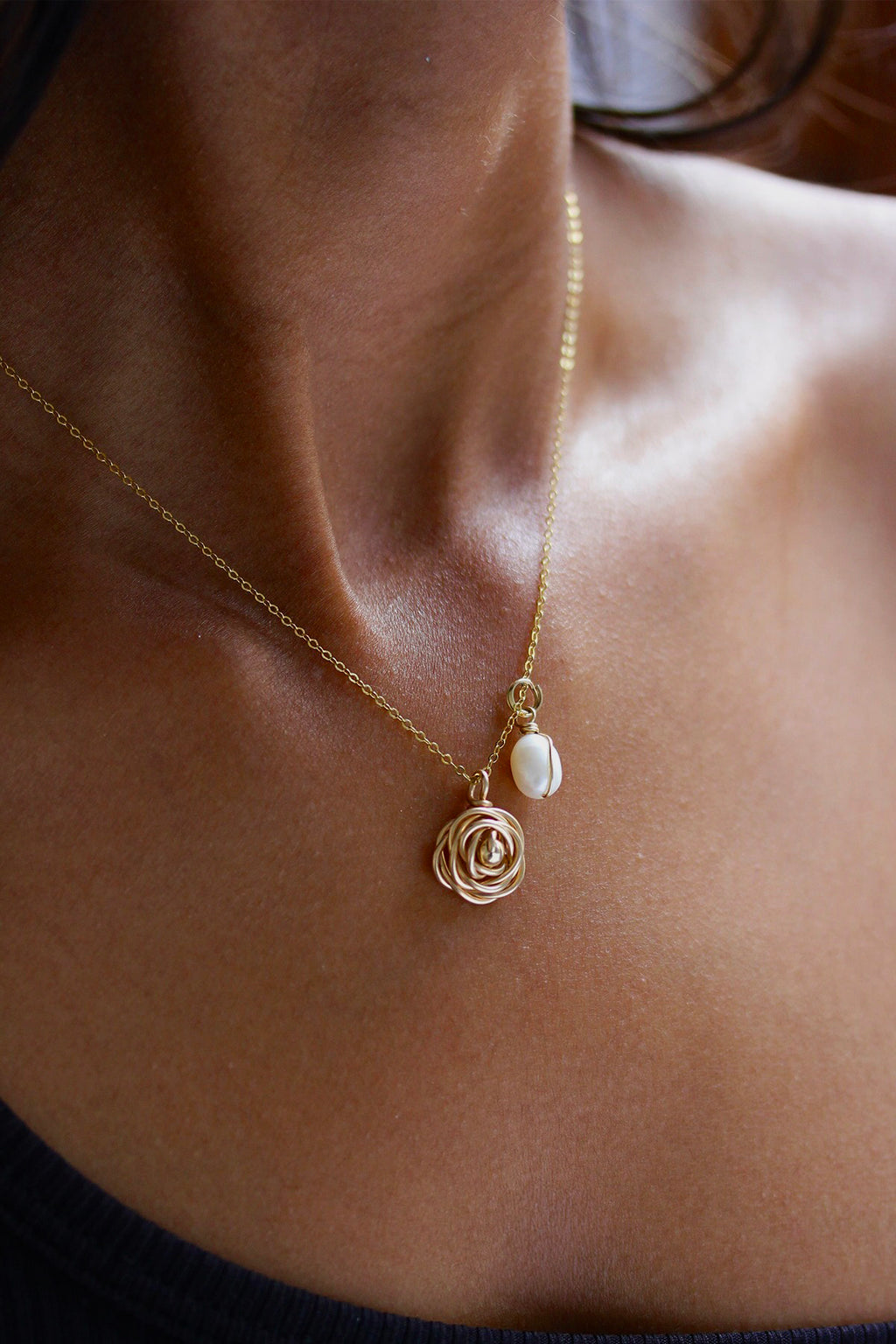 Charm Pendant - Intertwined Cultured Pearl
