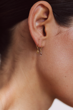 Mia Earring – 750‰ Gold – Dark Pink Sapphire