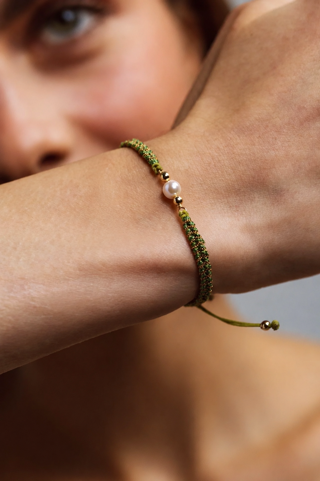 Vaiana Green Cord Bracelet - Cultured Pearl