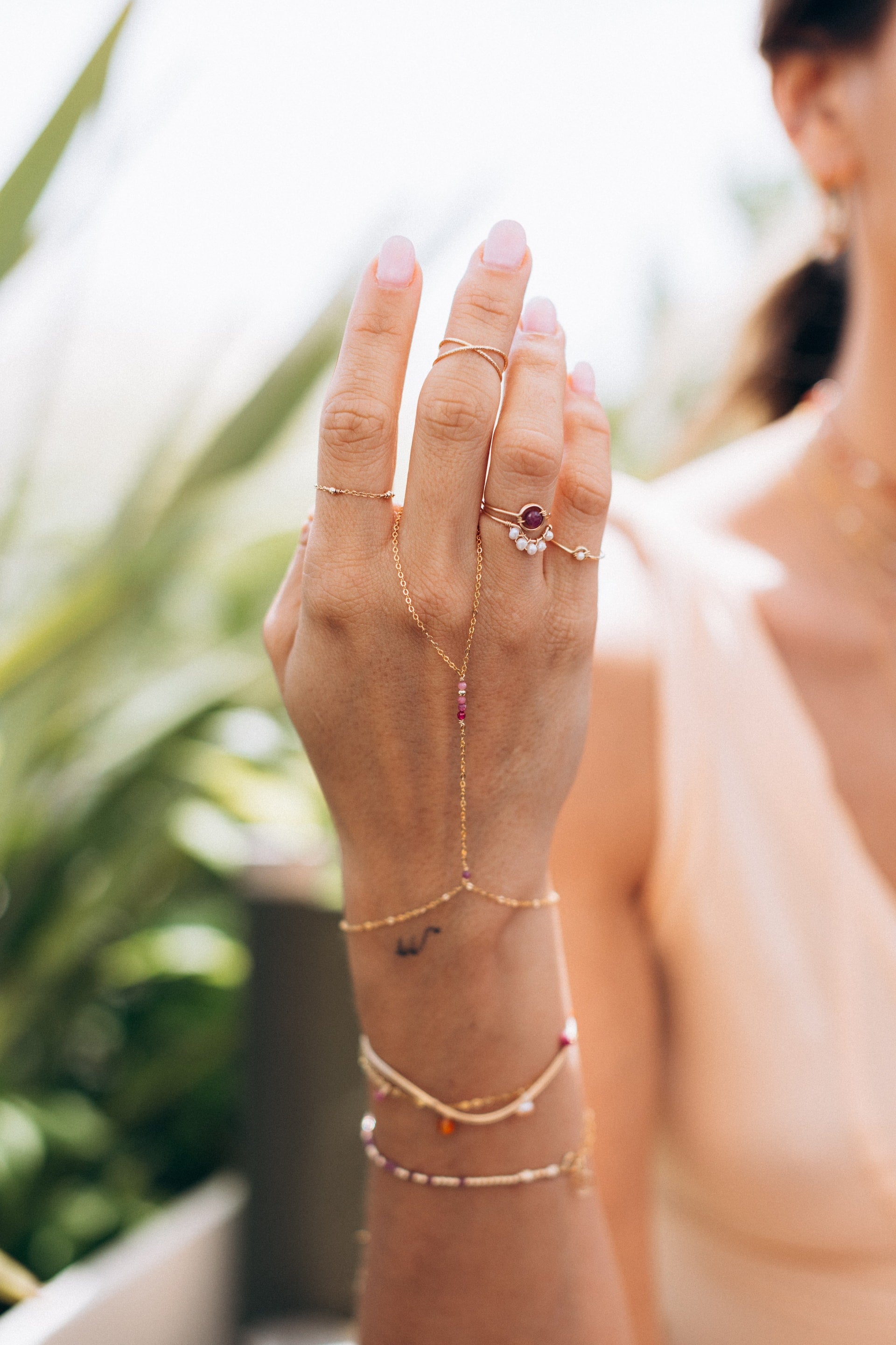 Théa hand jewel - Grenadine