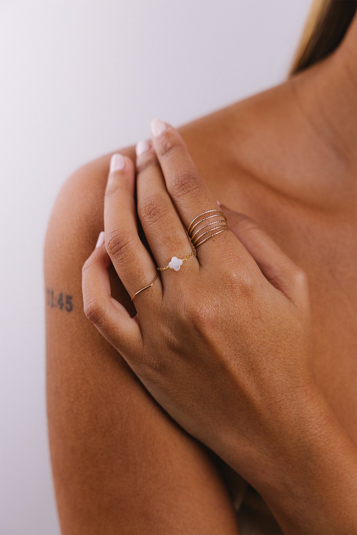 Swan chain ring - Mother of pearl