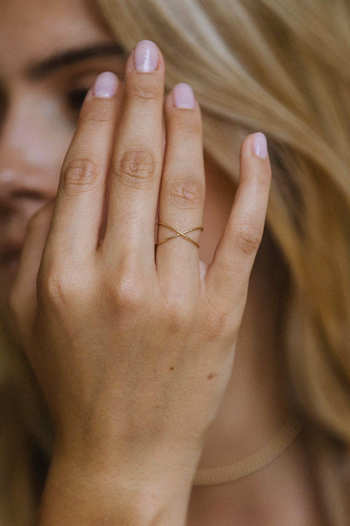 Crossed Ring Éclat