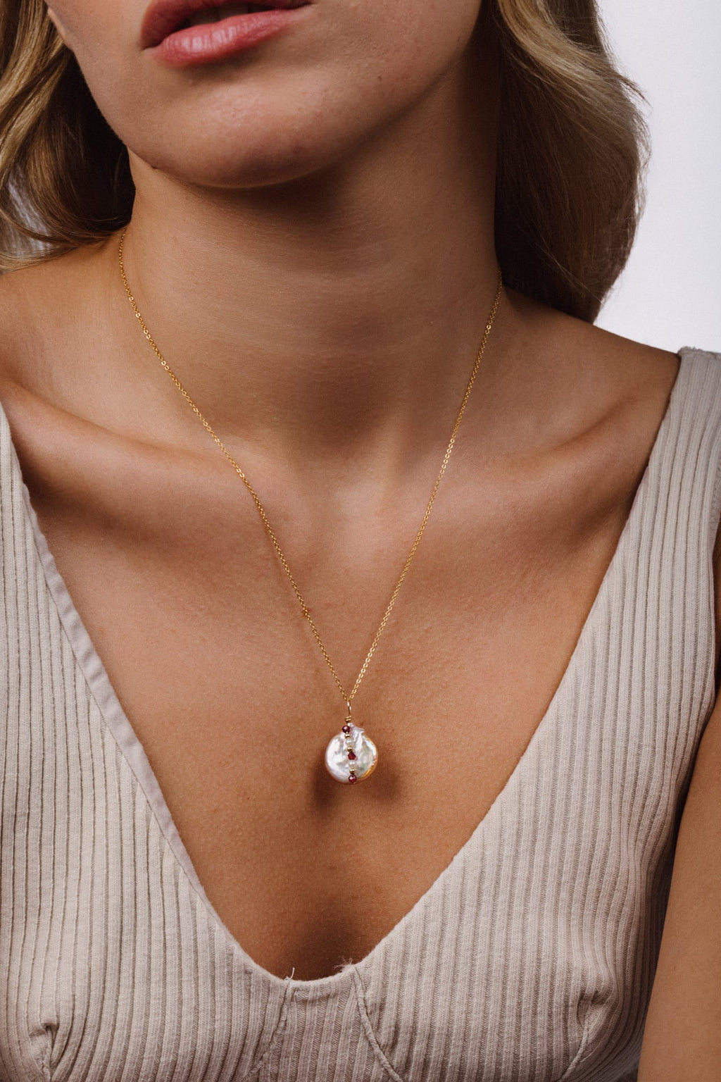 Cowrie Pendant - Chichis
