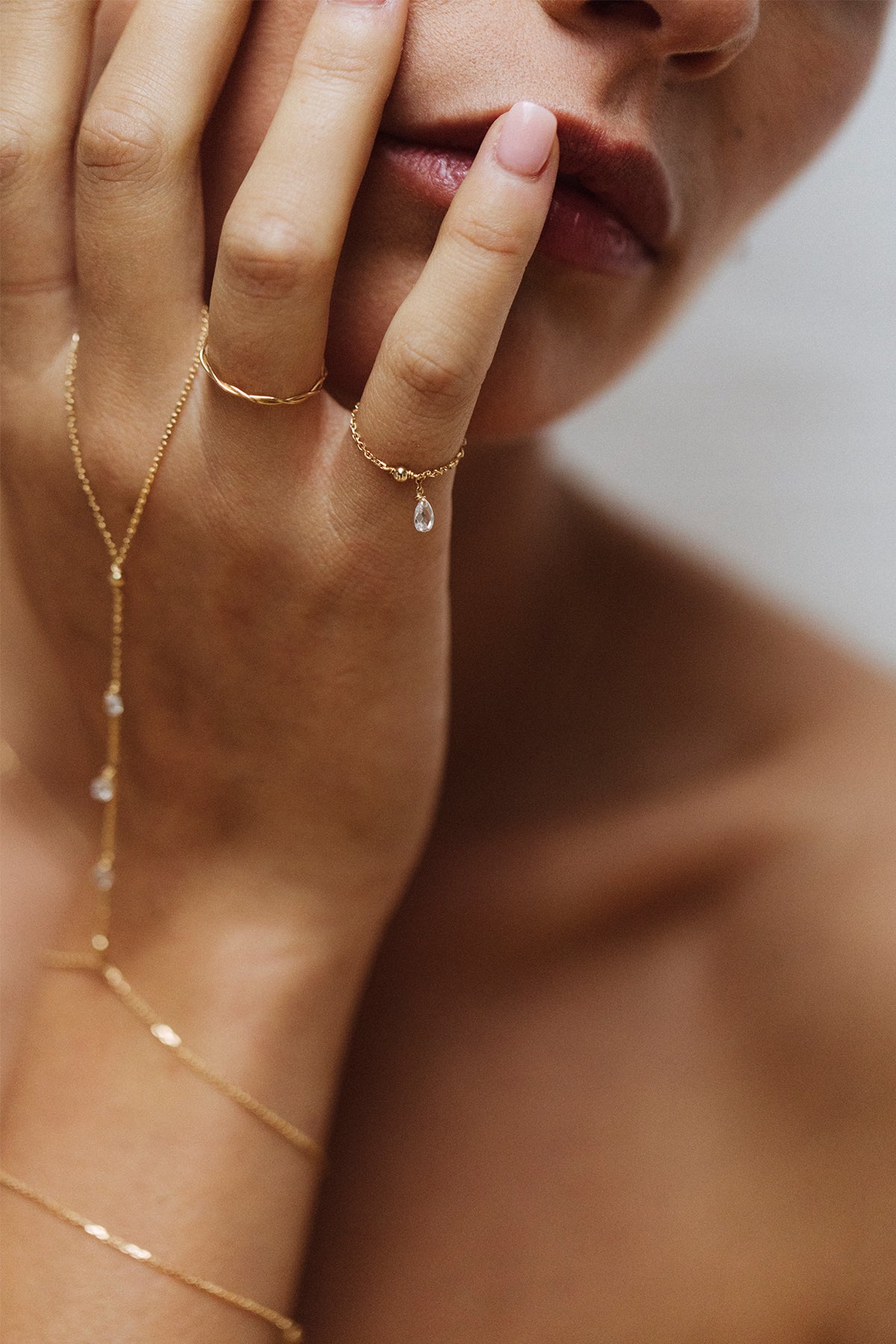 Mia tassel chain ring - 750‰ gold with white diamond