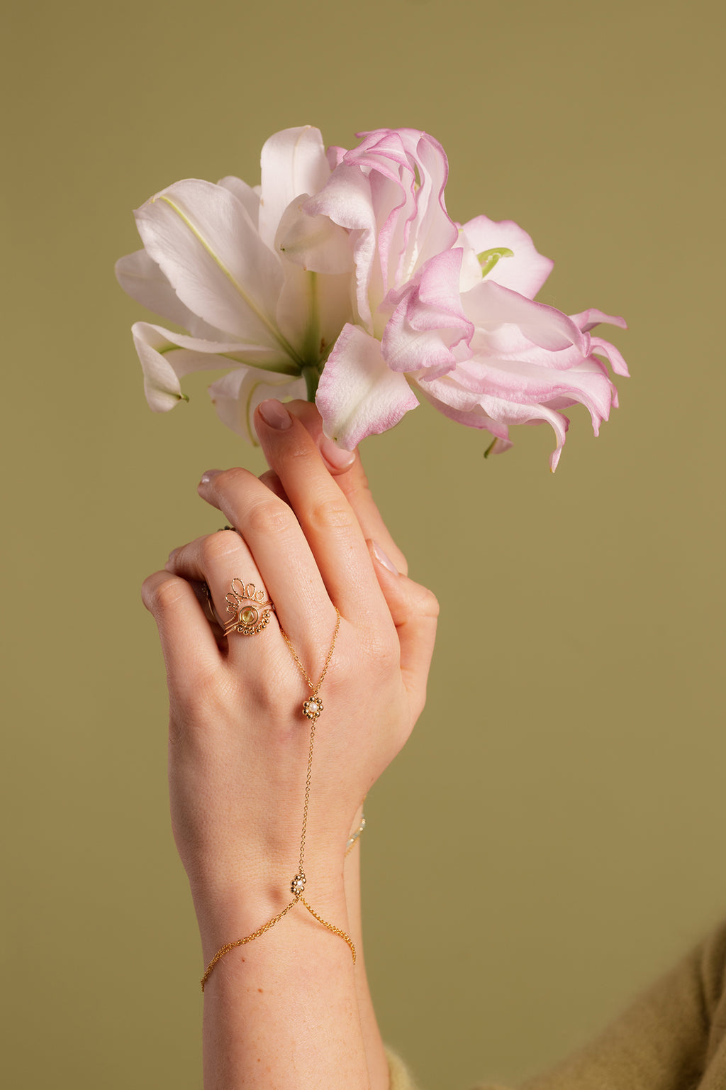 Sparkling Petal Ring