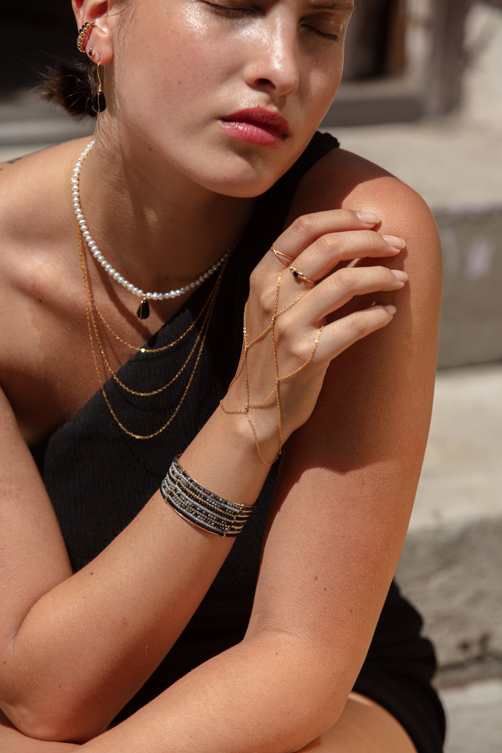 Queen cuff