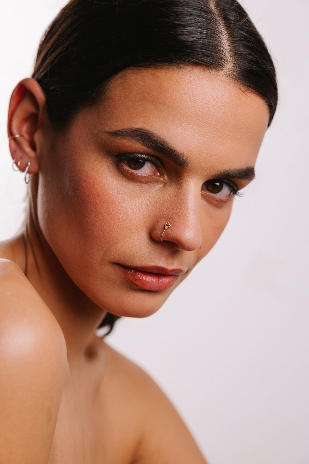 Fake nose piercing Pina