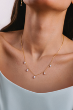 Embracing necklace - Cultured pearls
