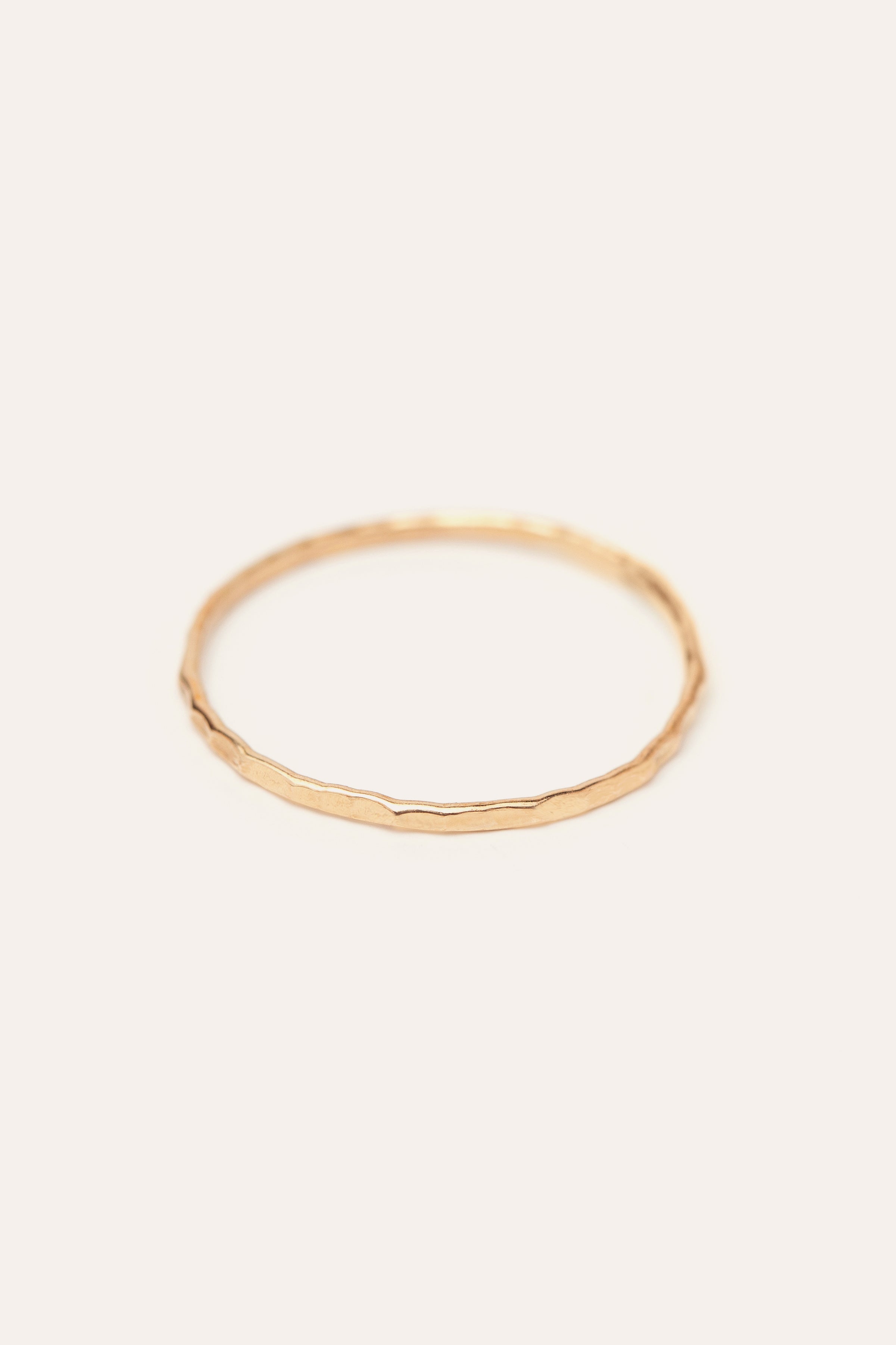 Dense hammering ring - Gold 750 ‰
