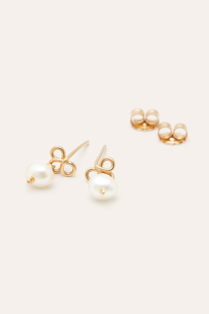 Petal Stud earrings - Cultured pearls