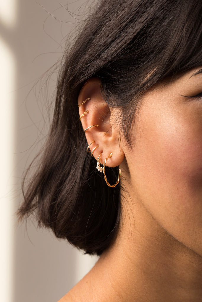 photo portée gold filled bijou or fabriqué à la main à paris